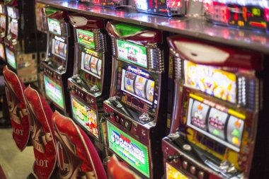 nusantaraslot app showing live-dealer blackjack table and payment options